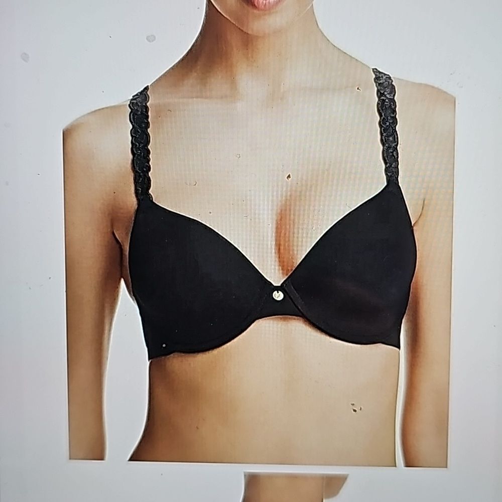 Natori Black Full Coverage Underwire Bra 34C. Like new. Lace detail on‎ strap